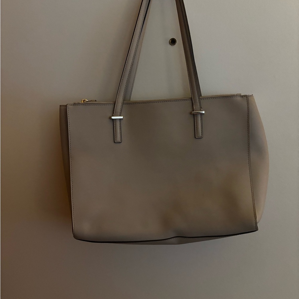 Kate Spade purse. This is a purse that can be rehabbed. - Picture 2 of 16